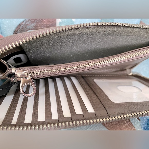 NWT Marc by Marc Jacobs Tan Leather Zippy Wallet - Picture 9 of 16